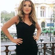 Madrelingua inglese , simpatica e paziente con ottima conoscenza della lingua italiana offre conversazioni E lezioni di inglese